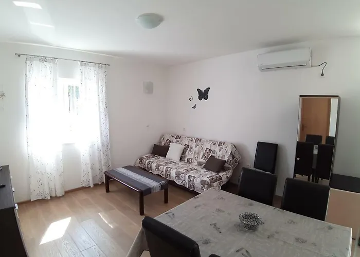 아파트 Butterfly - For Rest And Relaxation